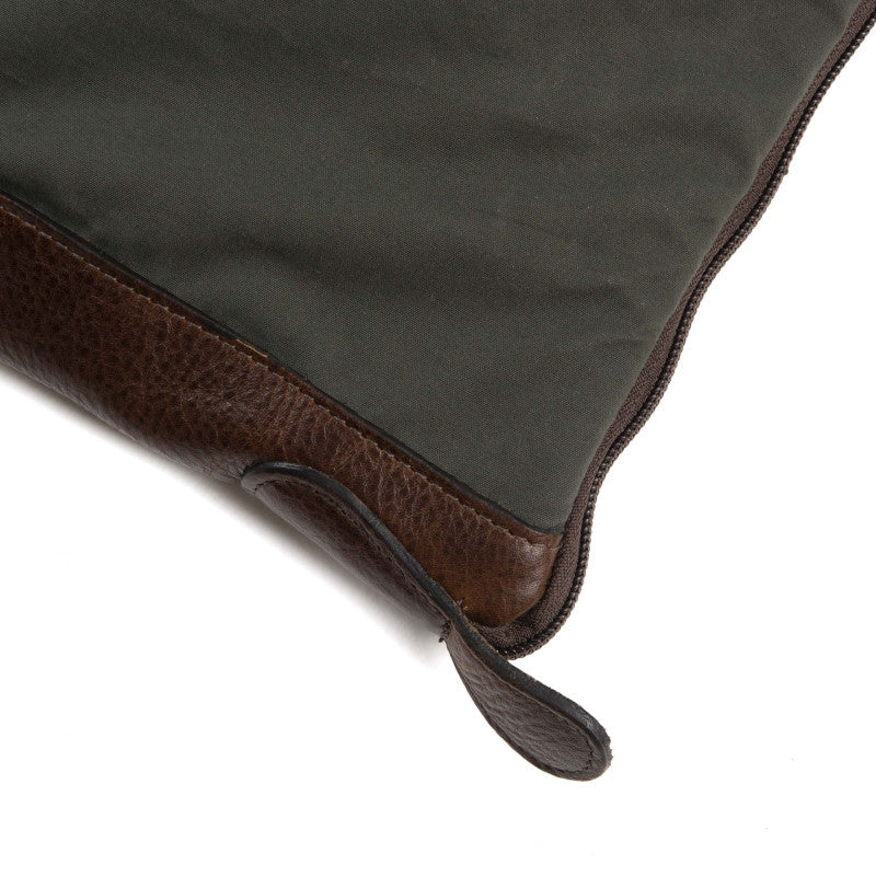 Classic Garment Bag with Interior Pockets