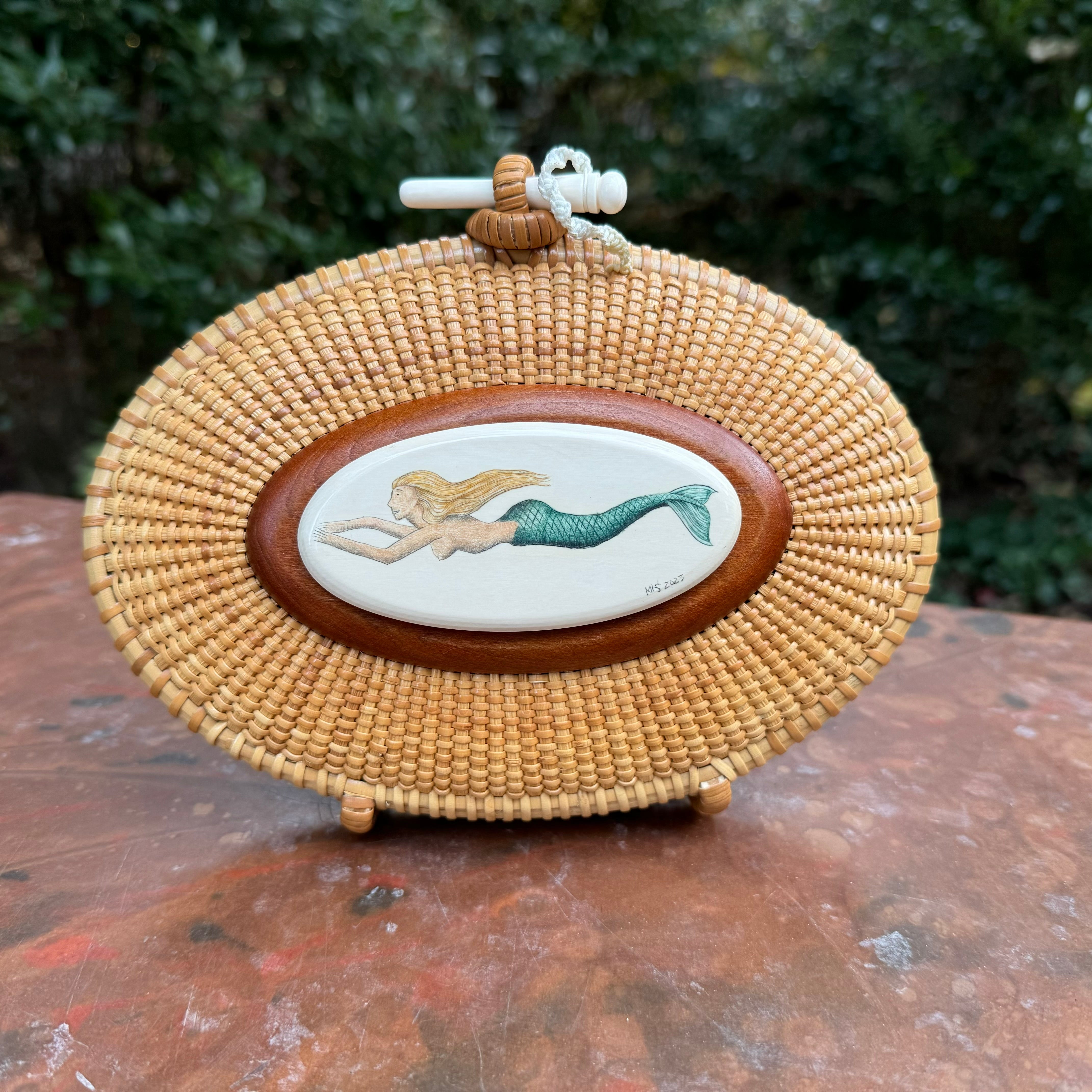 Miniature baskets, to include a Nantucket basket purse, by Larry Brewster.  sold at auction on 13th December | Pook & Pook